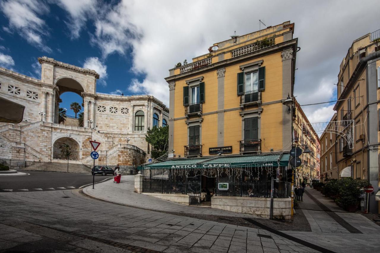 Right House Di Via Sulis - Best Neighborhood In The Town Cagliari Buitenkant foto